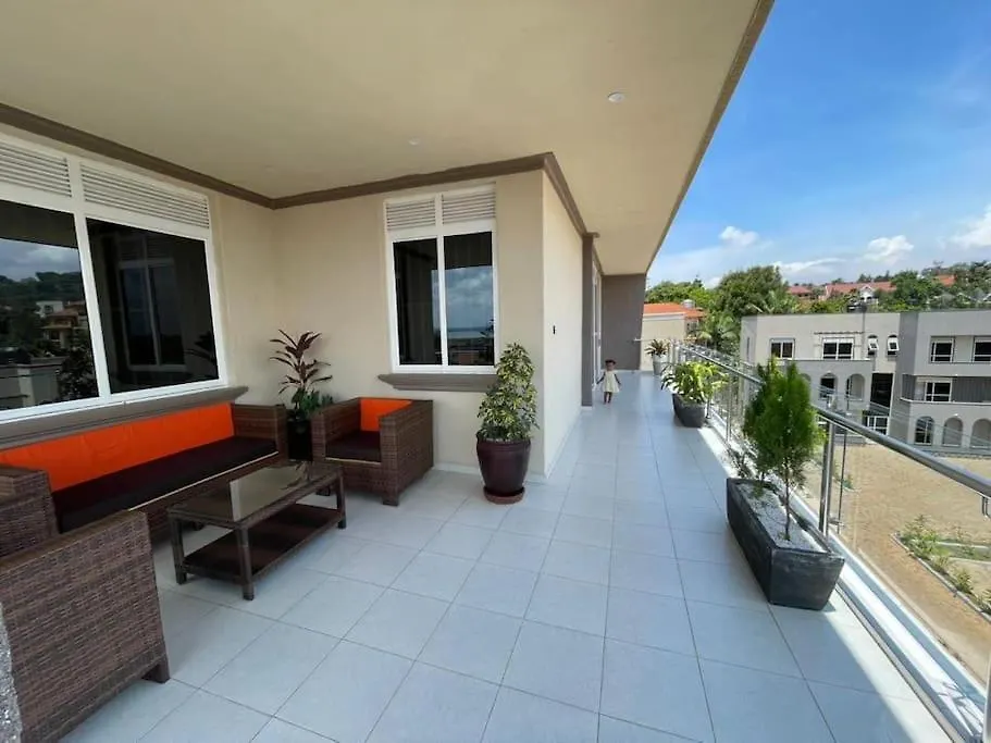 아파트 Luxury Lakeview Penthouse In Munyonyo 캄팔라