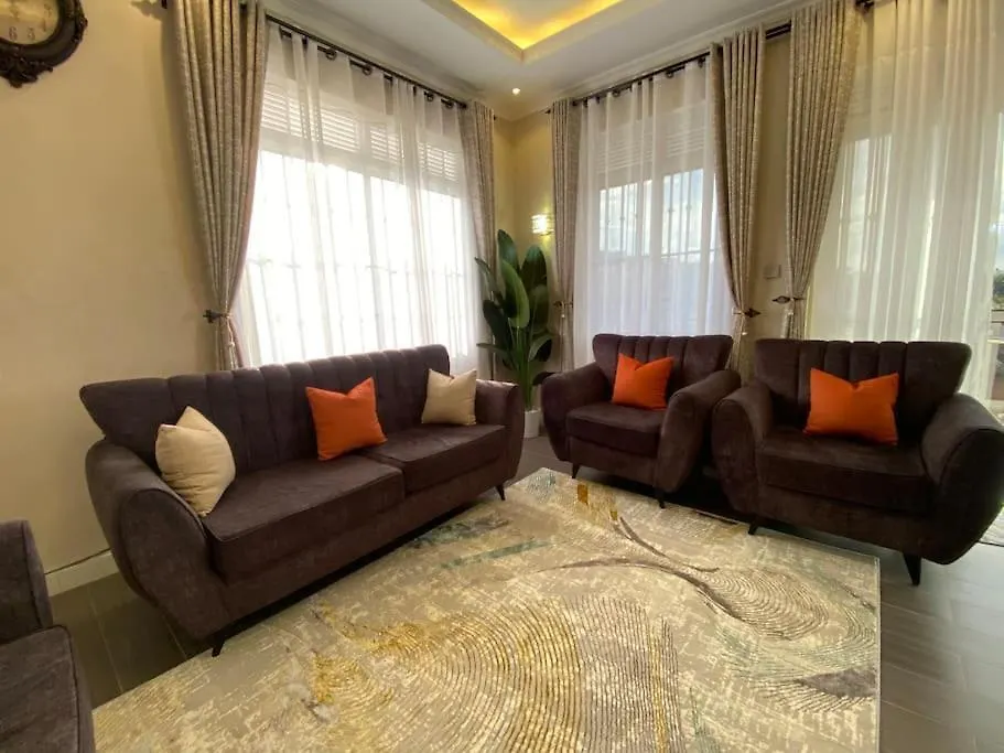 Luxury Lakeview Penthouse In Munyonyo 캄팔라