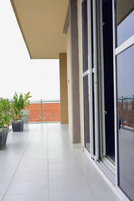 Luxury Lakeview Penthouse In Munyonyo 캄팔라 우간다